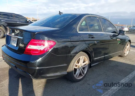 2013 Mercedes-Benz C 250 Luxury/Sport из США, поврежденный, VIN WDDGF4HB2DR291683